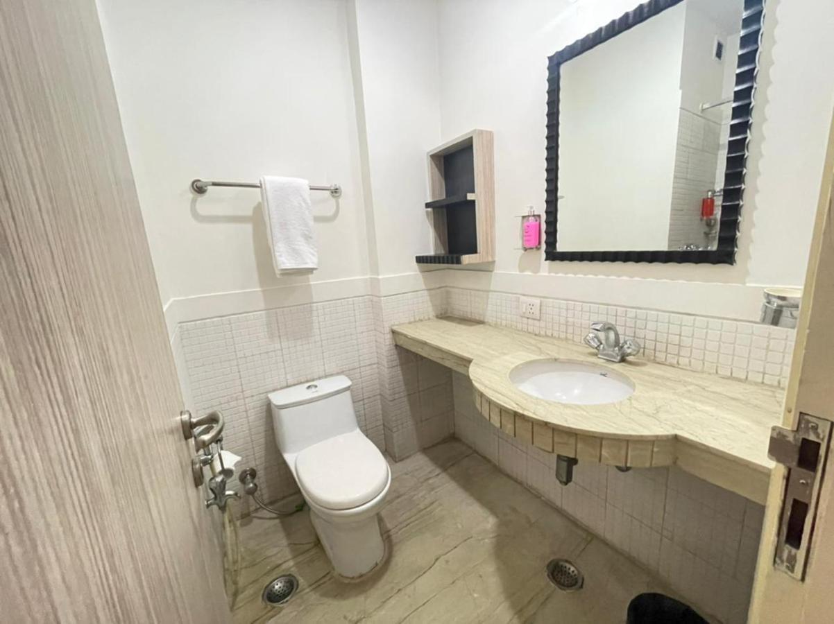 Bedchambers Serviced Apartments, Sector 40 Γκουργκάον Εξωτερικό φωτογραφία